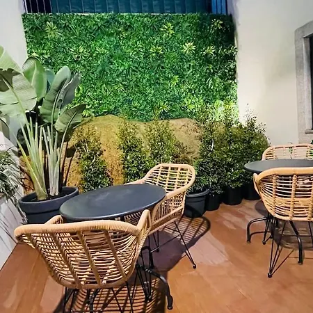 Central, Junto A Praca Da Batalha - F * Porto