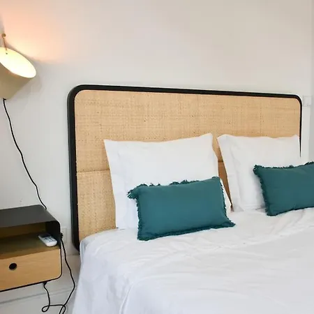 Central, Junto A Praca Da Batalha - F * Porto