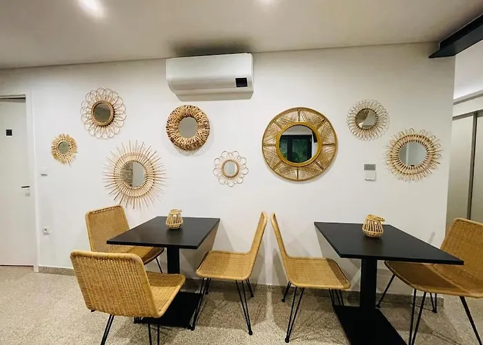 Central, Junto A Praca Da Batalha - F 포르투