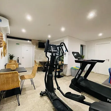 Central, Junto A Praca Da Batalha - F