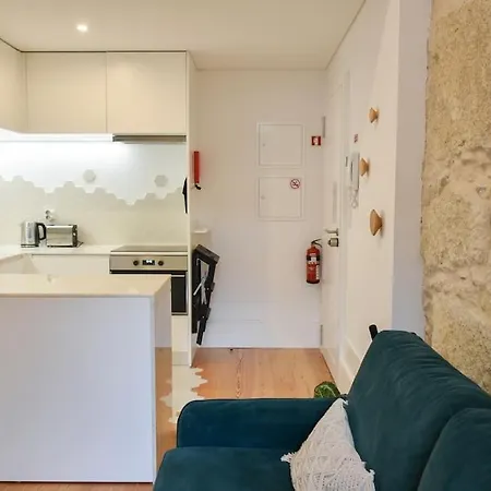 Central, Junto A Praca Da Batalha - F * Porto