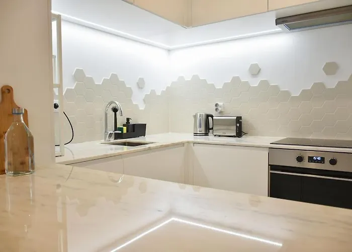 Central, Junto A Praça Da Batalha - F Oporto