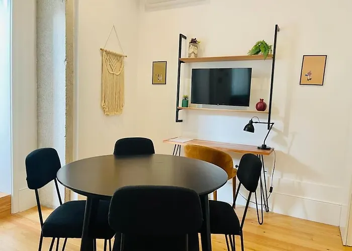 Central, Junto A Praça Da Batalha - F *